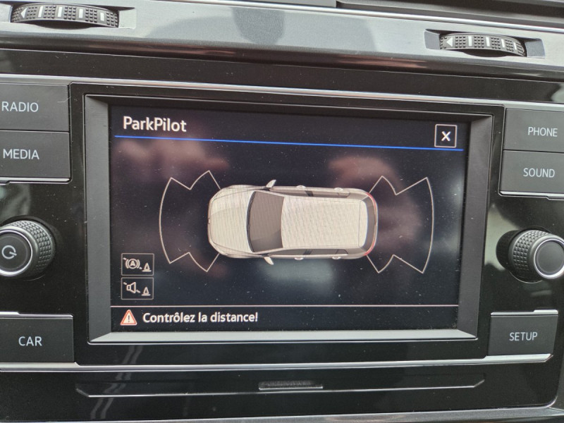 Photo 8 de l'offre de VOLKSWAGEN Golf (7) 1.6 TDI 115 BVM5 Trendline à 17990€ chez Carlyss automobiles Vitré