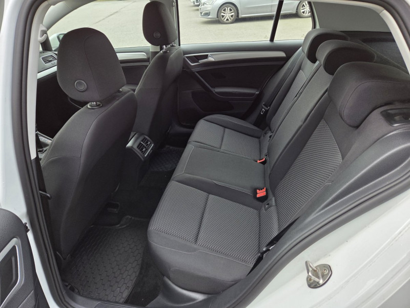 Photo 7 de l'offre de VOLKSWAGEN Golf (7) 1.6 TDI 115 BVM5 Trendline à 17990€ chez Carlyss automobiles Vitré