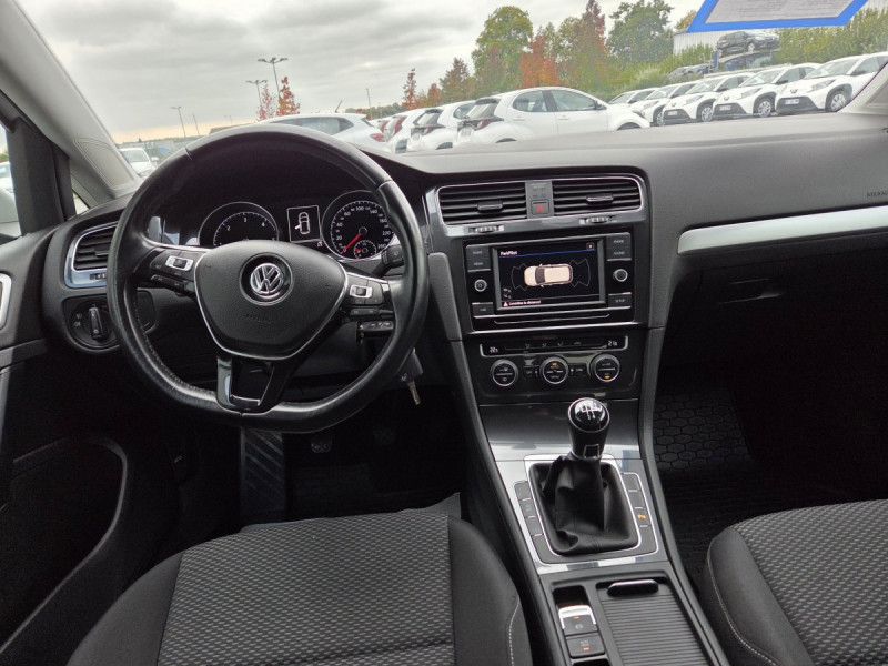 Photo 9 de l'offre de VOLKSWAGEN Golf (7) 1.6 TDI 115 BVM5 Trendline à 17990€ chez Carlyss automobiles Vitré
