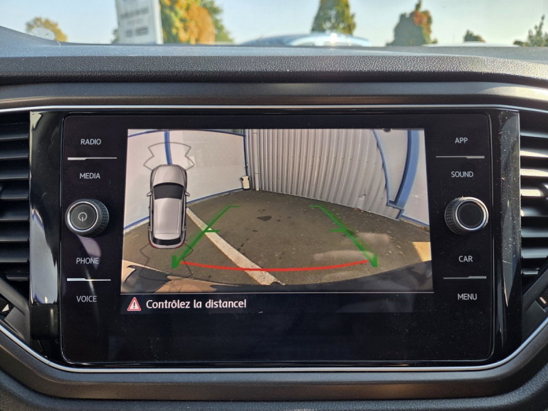 Photo 8 de l'offre de VOLKSWAGEN T-Roc 1.6 TDI 115 LOUNGE BUSINESS 2 places à 14990€ chez Carlyss automobiles Vitré
