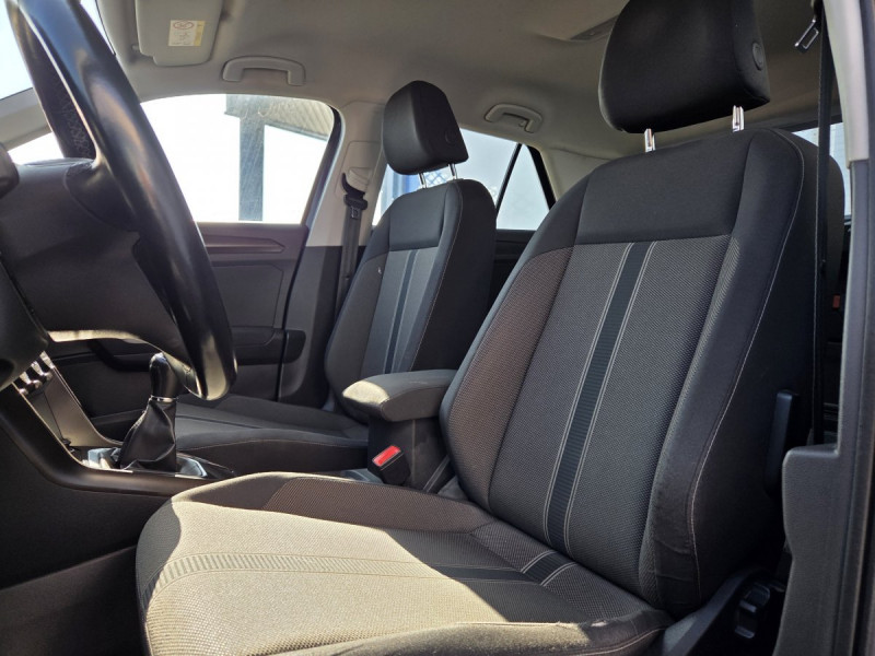 Photo 6 de l'offre de VOLKSWAGEN T-Roc 1.6 TDI 115 LOUNGE BUSINESS 2 places à 14990€ chez Carlyss automobiles Vitré