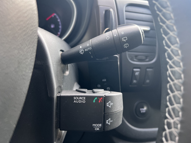 Photo 18 de l'offre de Fiat Talento (2) Combi 1.2 LH1 - 1.6 Multijet 120 €6C à 24490€ chez Carlyss automobiles Vitré