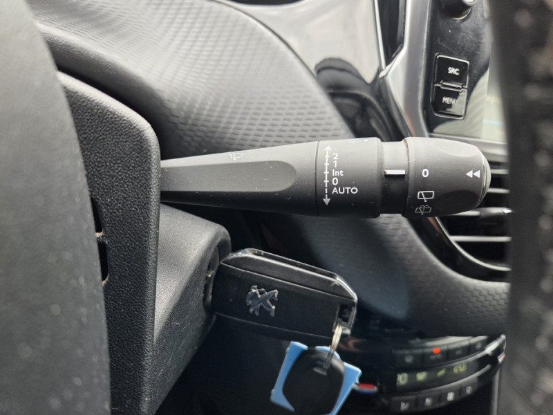 Photo 20 de l'offre de PEUGEOT 2008 BlueHDi 120 S&S EAT6 Allure Business à 13490€ chez Carlyss automobiles Vitré