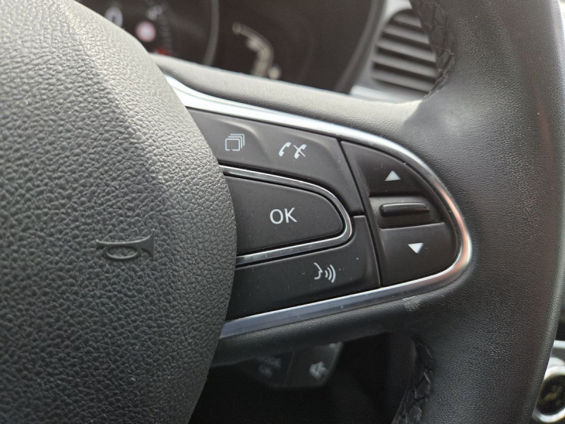 Photo 16 de l'offre de RENAULT Kadjar Business Blue dCi 115 à 13490€ chez Carlyss automobiles Vitré