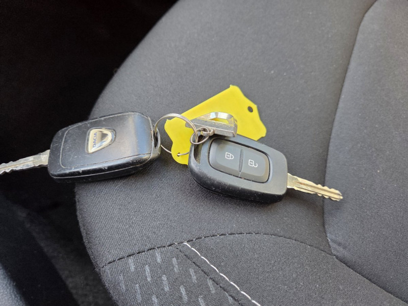 Photo 12 de l'offre de Dacia Sandero (2) Essentiel SCe 75 -20 à 9290€ chez Carlyss automobiles Vitré