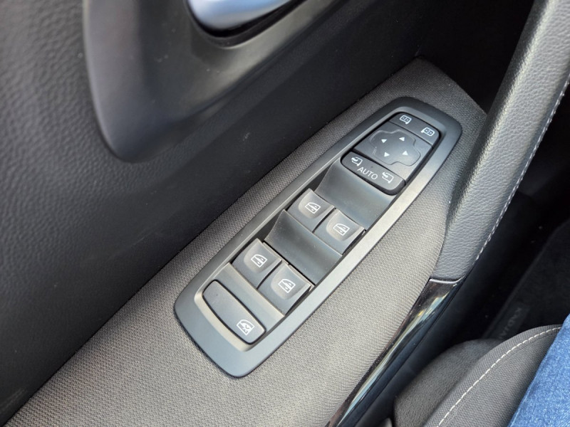 Photo 21 de l'offre de RENAULT Kadjar Business TCe 140 FAP - 21 à 16490€ chez Carlyss automobiles Vitré