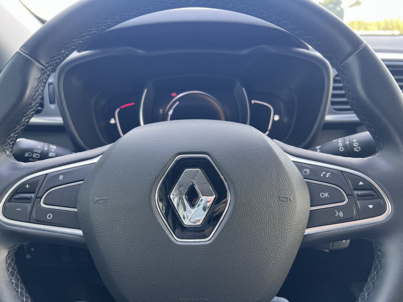 Photo 9 de l'offre de RENAULT Kadjar Business TCe 140 FAP - 21 à 16990€ chez Carlyss automobiles Vitré