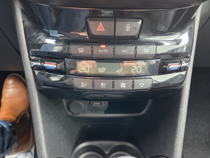 Photo 16 de l'offre de PEUGEOT 2008 BlueHDi 120 S&S EAT6 Allure Business à 13490€ chez Carlyss automobiles Vitré