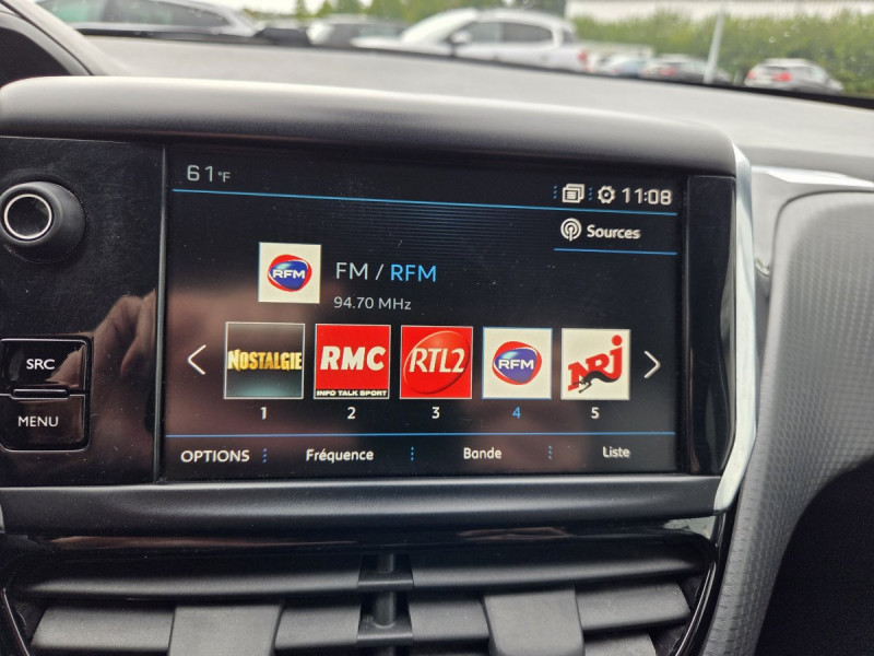 Photo 10 de l'offre de PEUGEOT 2008 BlueHDi 120 S&S EAT6 Allure Business à 13490€ chez Carlyss automobiles Vitré