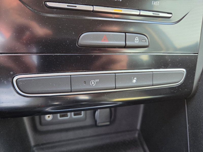 Photo 14 de l'offre de Renault Mégane Berline (4) Business Blue dCi 115 EDC -21N à 13990€ chez Carlyss automobiles Vitré