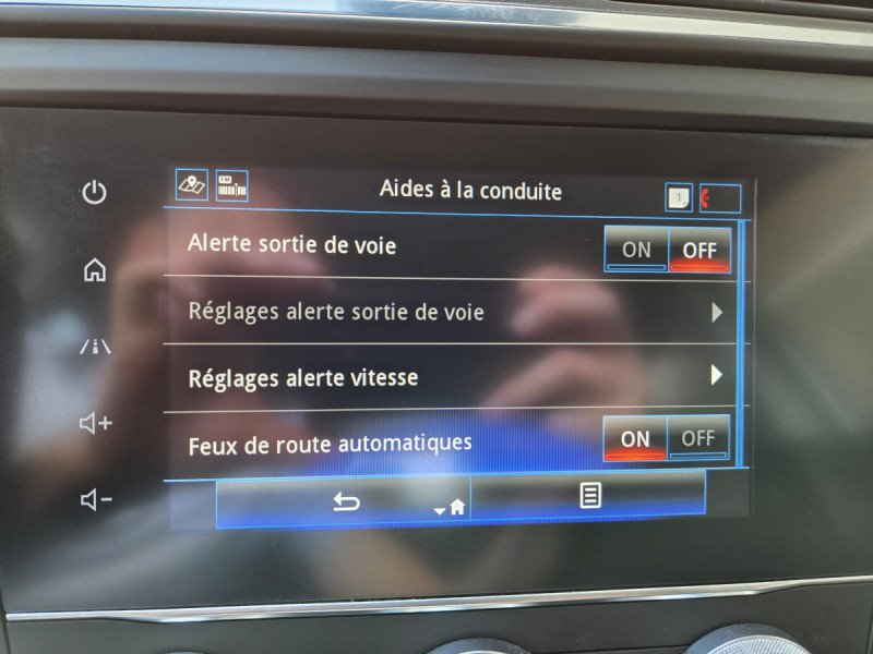 Photo 12 de l'offre de RENAULT Kadjar Business TCe 140 FAP - 21 à 16490€ chez Carlyss automobiles Vitré