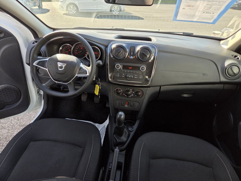 Photo 9 de l'offre de Dacia Sandero (2) Essentiel SCe 75 -20 à 9290€ chez Carlyss automobiles Vitré