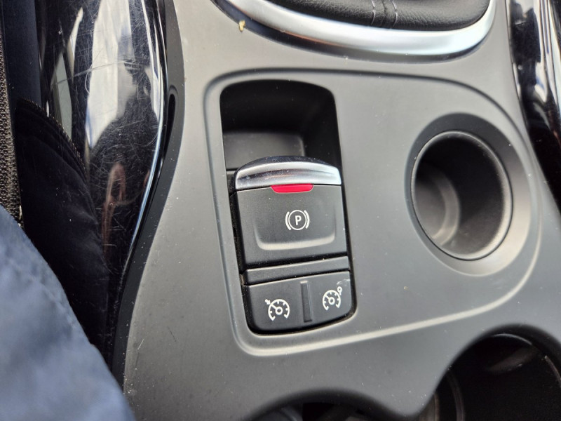 Photo 17 de l'offre de RENAULT Kadjar Business Blue dCi 115 à 13490€ chez Carlyss automobiles Vitré