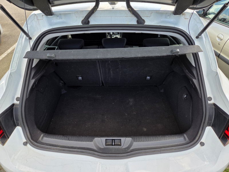 Photo 23 de l'offre de Renault Mégane Berline (4) Business Blue dCi 115 EDC -21N à 13990€ chez Carlyss automobiles Vitré