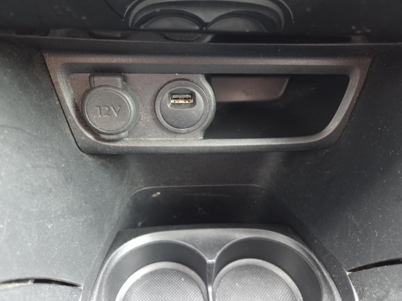 Photo 18 de l'offre de PEUGEOT 2008 BlueHDi 120 S&S EAT6 Allure Business à 13490€ chez Carlyss automobiles Vitré