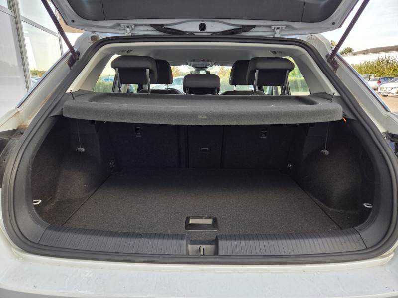 Photo 18 de l'offre de VOLKSWAGEN T-Roc 1.0 TSI 110 LOUNGE BUSINESS à 18490€ chez Carlyss automobiles Vitré