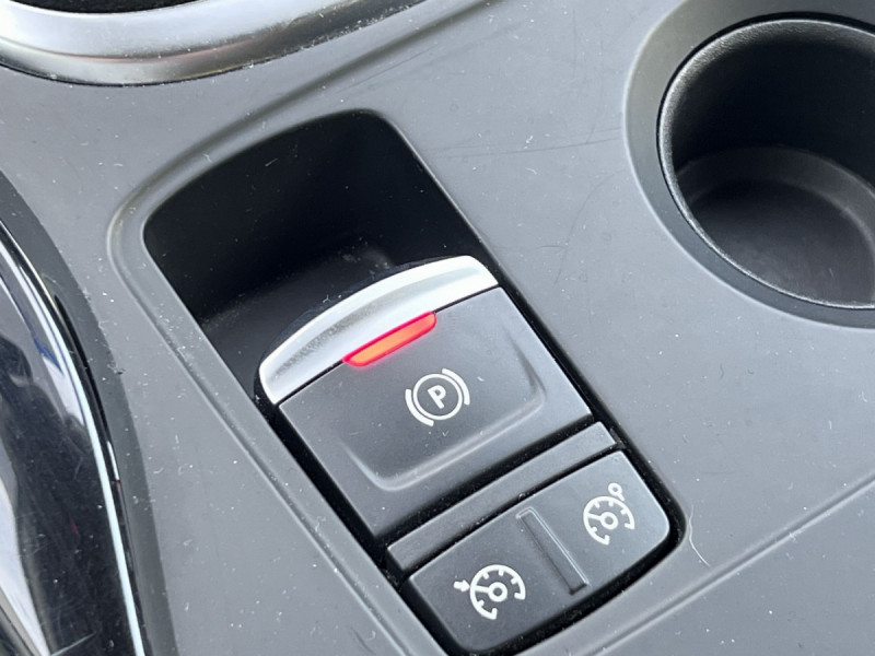 Photo 16 de l'offre de RENAULT Kadjar Business TCe 140 FAP - 21 à 16990€ chez Carlyss automobiles Vitré