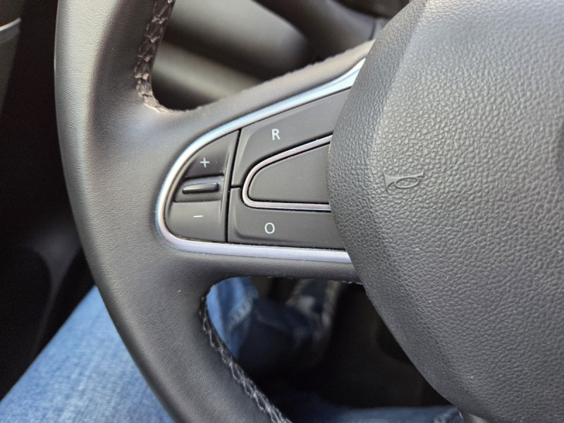 Photo 16 de l'offre de RENAULT Kadjar Business TCe 140 FAP - 21 à 16490€ chez Carlyss automobiles Vitré