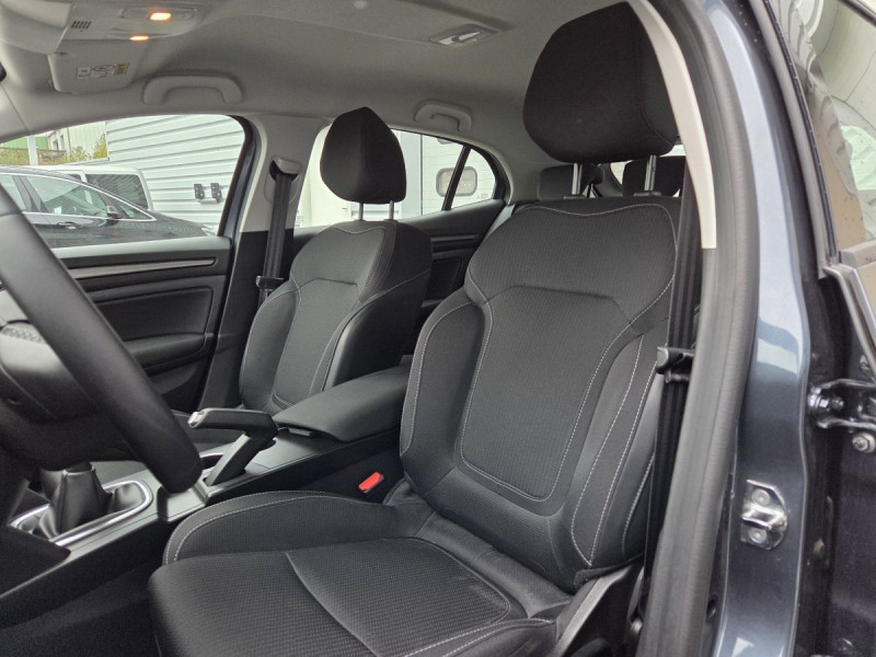 Photo 5 de l'offre de Renault Mégane Berline (4) Business TCe 115 FAP -21N à 15990€ chez Carlyss automobiles Vitré