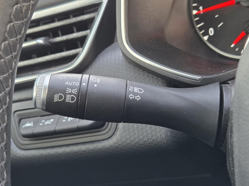 Photo 17 de l'offre de RENAULT Clio (5) Business SCe 65 -21 à 10490€ chez Carlyss automobiles Vitré