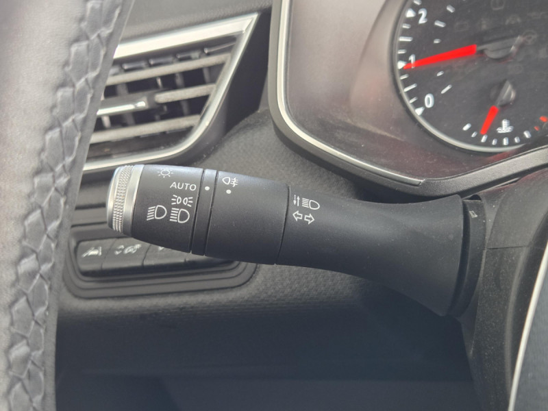 Photo 11 de l'offre de RENAULT Clio (5) Business TCe 90 -21N à 11690€ chez Carlyss automobiles Vitré