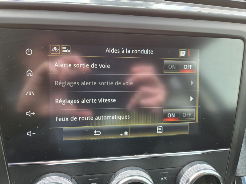 Photo 13 de l'offre de RENAULT Kadjar Business Blue dCi 115 à 13490€ chez Carlyss automobiles Vitré