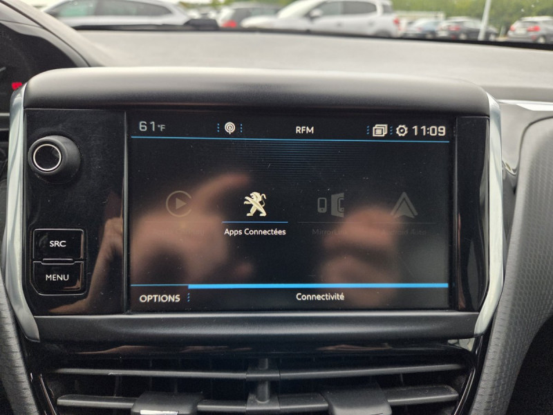 Photo 13 de l'offre de PEUGEOT 2008 BlueHDi 120 S&S EAT6 Allure Business à 13490€ chez Carlyss automobiles Vitré
