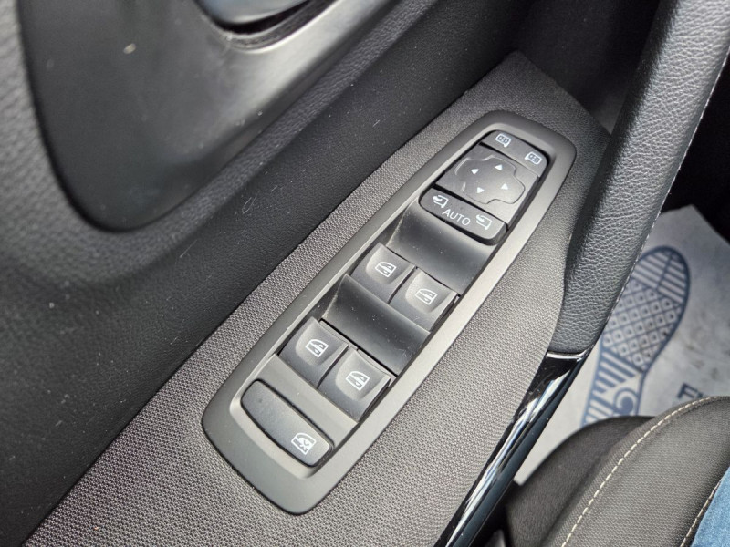 Photo 18 de l'offre de RENAULT Kadjar Business Blue dCi 115 à 13490€ chez Carlyss automobiles Vitré