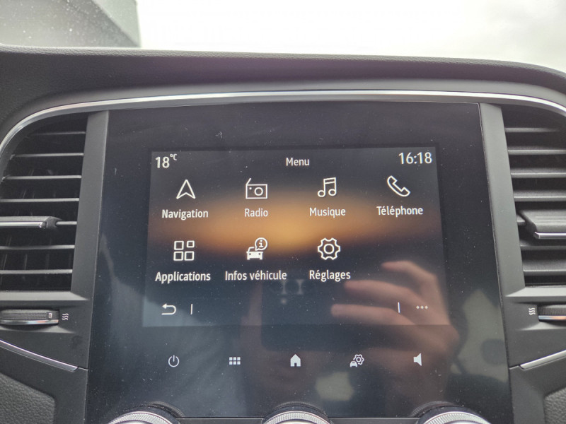 Photo 12 de l'offre de Renault Mégane Berline (4) Business TCe 115 FAP -21N à 15990€ chez Carlyss automobiles Vitré