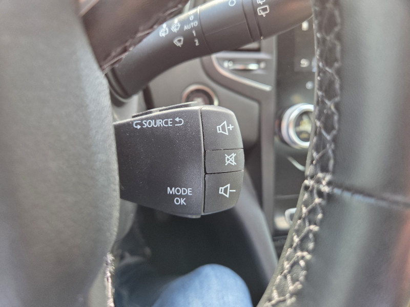 Photo 19 de l'offre de Renault Mégane Berline (4) Business Blue dCi 115 EDC -21N à 13990€ chez Carlyss automobiles Vitré