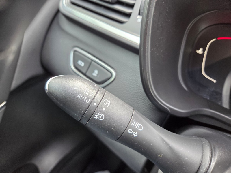 Photo 19 de l'offre de RENAULT Kadjar Business Blue dCi 115 à 13490€ chez Carlyss automobiles Vitré