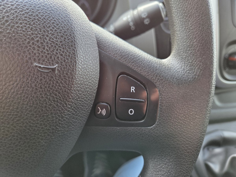 Photo 17 de l'offre de Renault Trafic (3) Zen L2 Energy dCi 125 9 places à 24490€ chez Carlyss automobiles Vitré