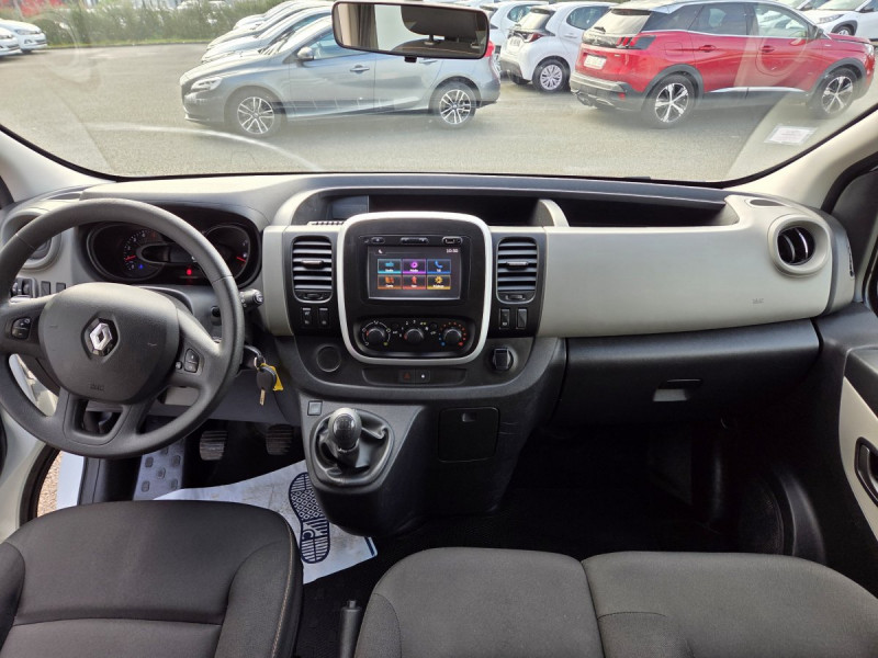 Photo 13 de l'offre de Renault Trafic (3) Zen L2 Energy dCi 125 9 places à 24490€ chez Carlyss automobiles Vitré
