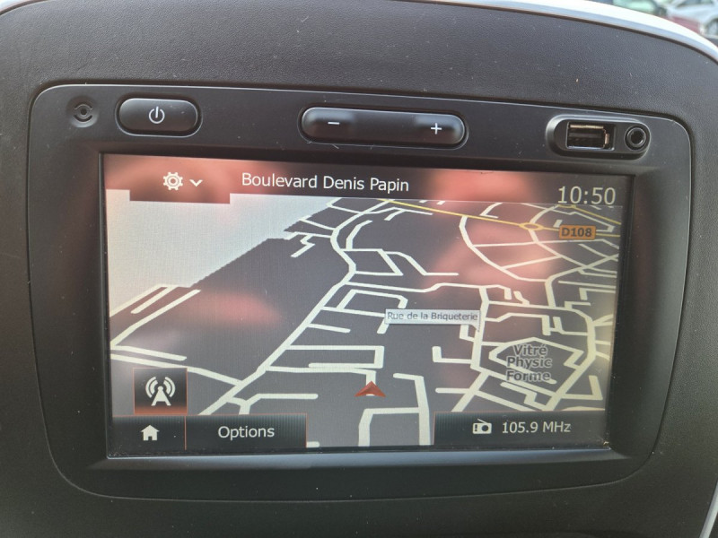 Photo 11 de l'offre de Renault Trafic (3) Zen L2 Energy dCi 125 9 places à 24490€ chez Carlyss automobiles Vitré