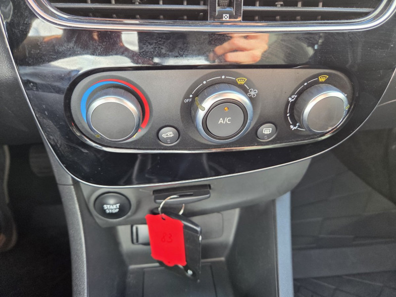 Photo 11 de l'offre de Renault Clio Estate (4) Business dCi 90 à 12290€ chez Carlyss automobiles Vitré