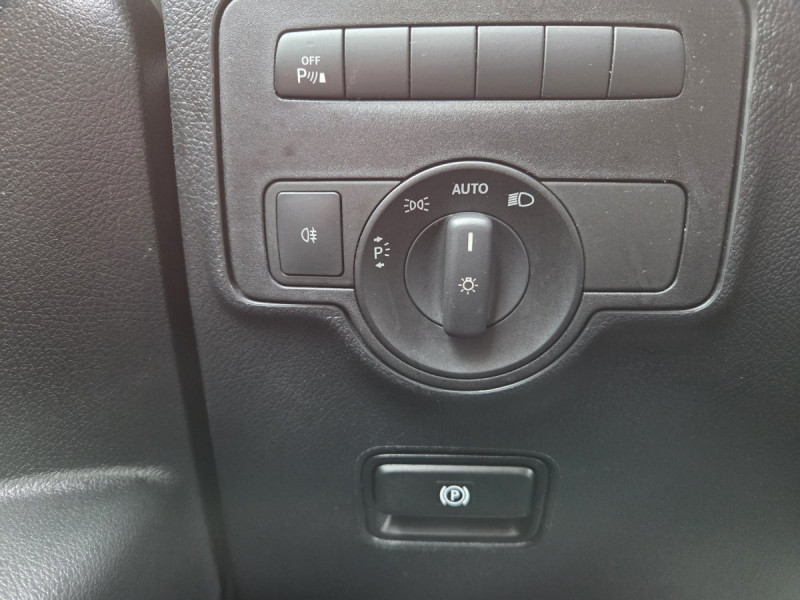 Photo 20 de l'offre de Mercedes Vito Tourer Extra Long (3) 114 CDI Tourer XL PRO à 36990€ chez Carlyss automobiles Vitré