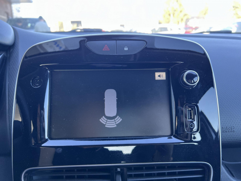 Photo 12 de l'offre de Renault Clio Estate (4) Business dCi 90 à 10990€ chez Carlyss automobiles Vitré