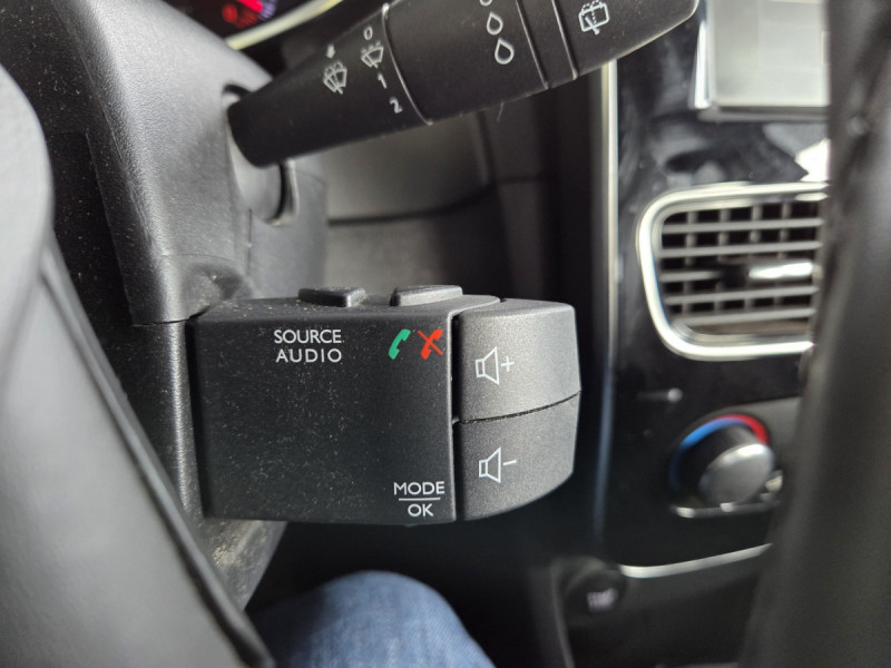 Photo 15 de l'offre de Renault Clio Estate (4) Business dCi 90 à 10990€ chez Carlyss automobiles Vitré