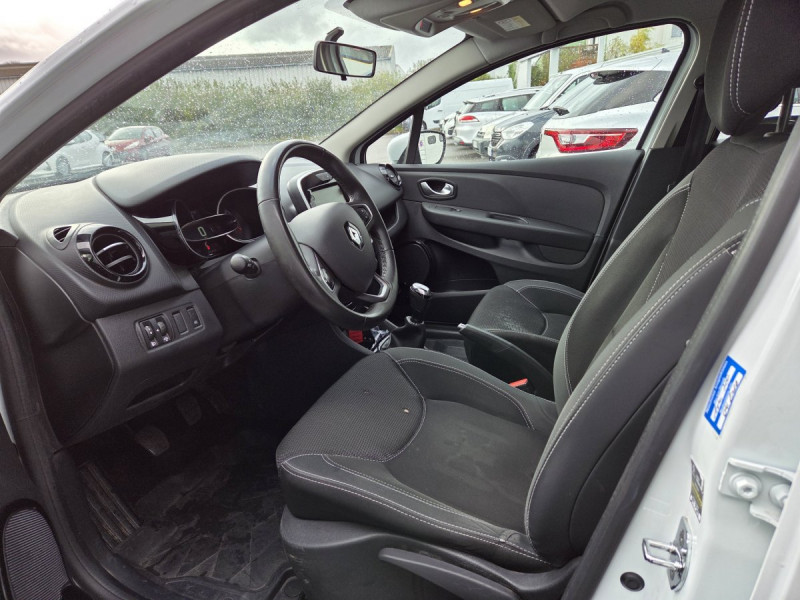 Photo 6 de l'offre de Renault Clio Estate (4) Business dCi 90 à 10990€ chez Carlyss automobiles Vitré