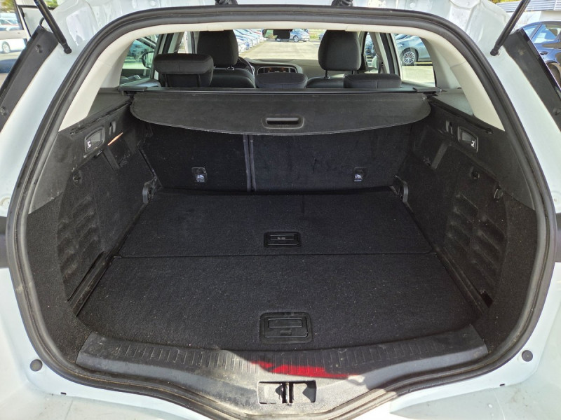 Photo 20 de l'offre de Renault Mégane Estate (4) Business Blue dCi 115 -21N à 13490€ chez Carlyss automobiles Vitré