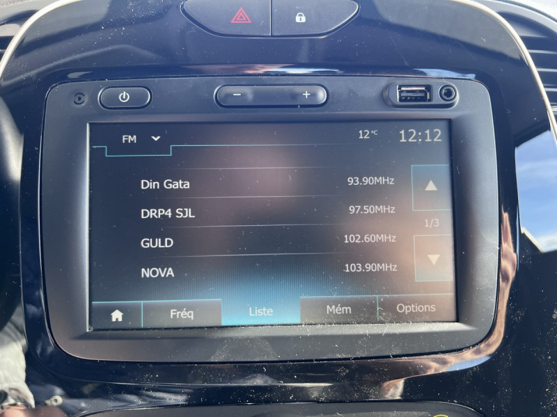 Photo 9 de l'offre de RENAULT Captur Business dCi 90 à 11490€ chez Carlyss automobiles Vitré