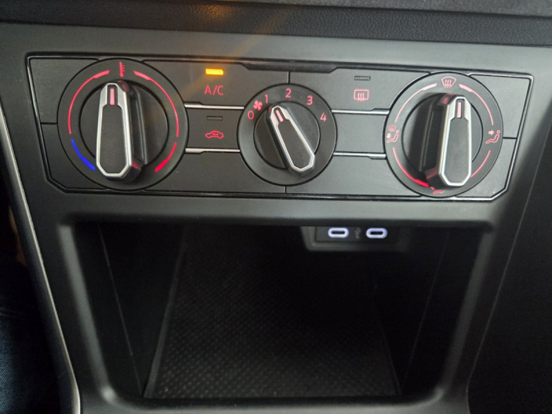 Photo 15 de l'offre de Volkswagen Polo (6) 1.0 TSI 95 Business à 12490€ chez Carlyss automobiles Vitré