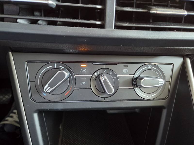 Photo 15 de l'offre de Volkswagen Polo (6) 1.0 TSI 95 Business à 11790€ chez Carlyss automobiles Vitré