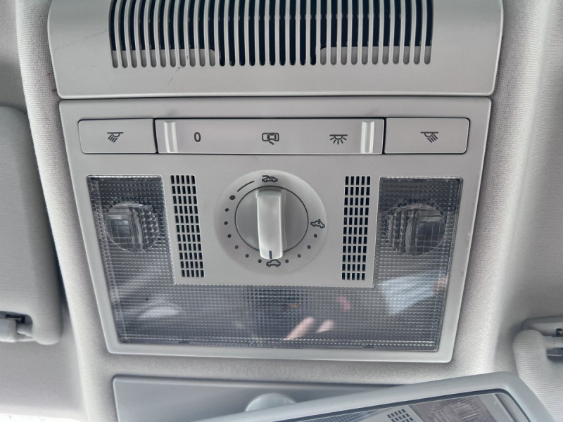 Photo 18 de l'offre de Seat Leon (2) 1.2 TSI 105 ECOMOTIVE STYLE COPA à 9990€ chez Carlyss automobiles Vitré