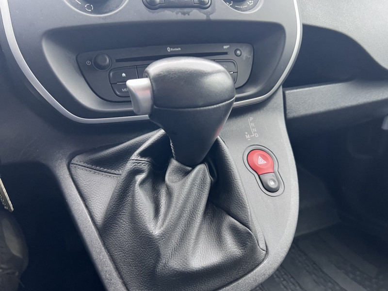 Photo 13 de l'offre de Renault Kangoo Express (2) 10825 euros HT Extra R-Link dCi 90 EDC à 12990€ chez Carlyss automobiles Vitré