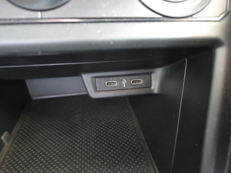 Photo 17 de l'offre de Volkswagen Polo (6) 1.0 TSI 95 Business à 11990€ chez Carlyss automobiles Vitré