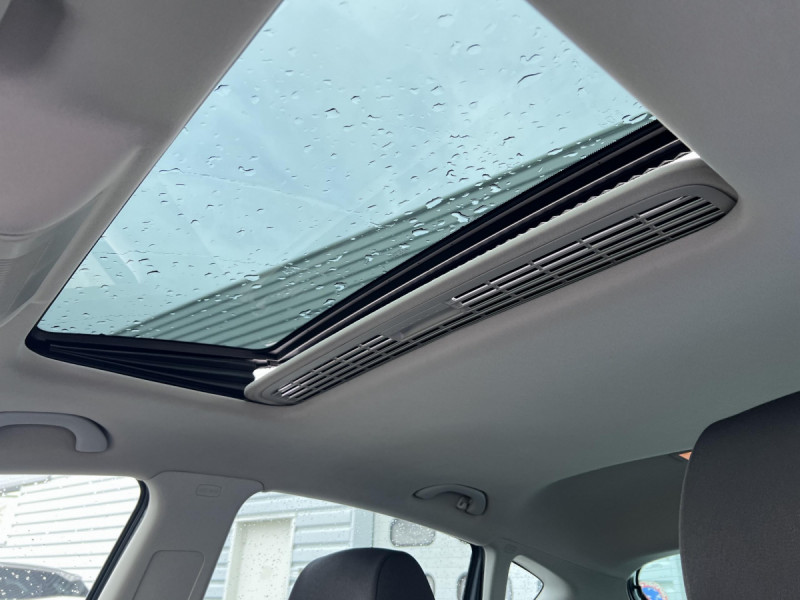 Photo 9 de l'offre de Seat Leon (2) 1.2 TSI 105 ECOMOTIVE STYLE COPA à 9990€ chez Carlyss automobiles Vitré