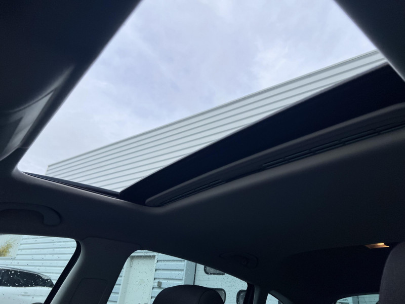 Photo 10 de l'offre de Seat Leon (2) 1.2 TSI 105 ECOMOTIVE STYLE COPA à 9990€ chez Carlyss automobiles Vitré