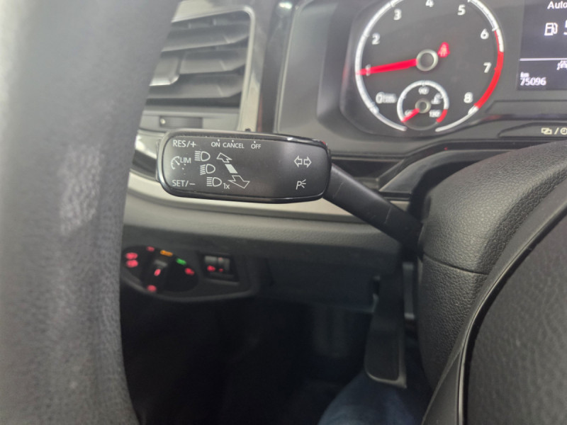 Photo 16 de l'offre de Volkswagen Polo (6) 1.0 TSI 95 Business à 12490€ chez Carlyss automobiles Vitré