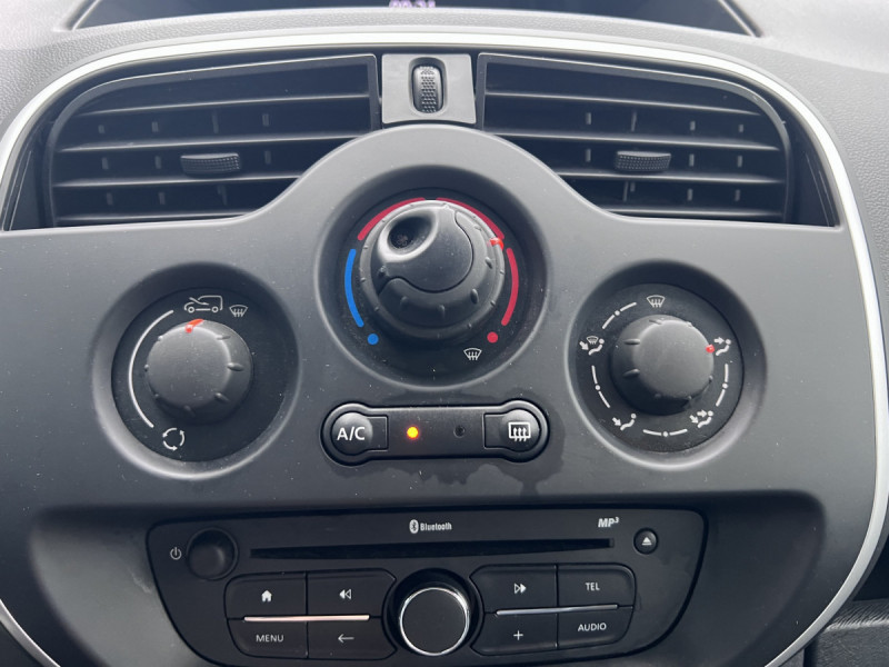 Photo 12 de l'offre de Renault Kangoo Express (2) 10825 euros HT Extra R-Link dCi 90 EDC à 12990€ chez Carlyss automobiles Vitré